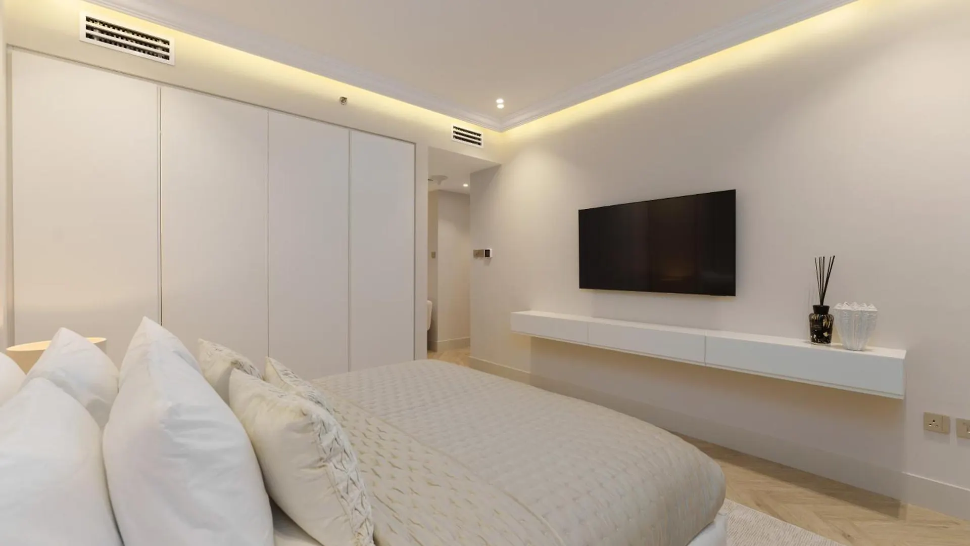 Daniels 4Br At Princess Tower With Marina And Sea View Dubai Apartment